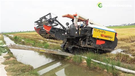 Incredible Safety Operator Rice Harvester Working Skills Kubota