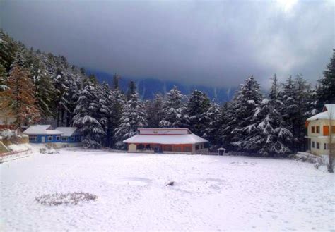 Shogran resorts attracts visitors to witness snowfall – Pakistan Travel ...