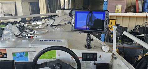 Lowrance Elite FS 9 Reviewed: The Best Mid-Range Fishfinder on the ...