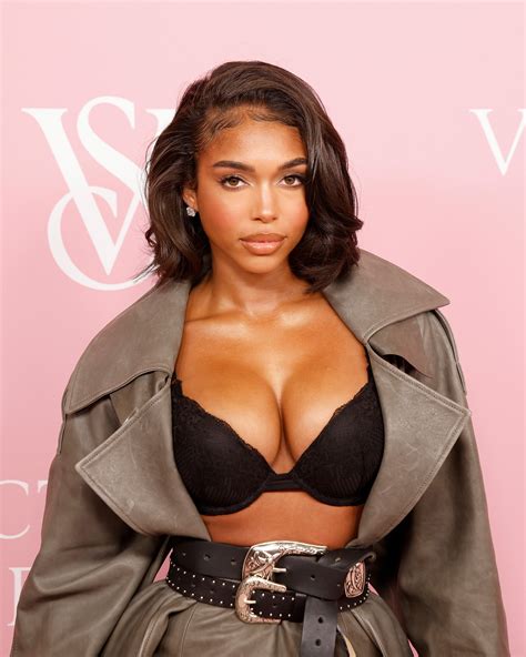 Lori Harvey 26 Shows Off Amazing Figure In Just A Bra And Shows Off