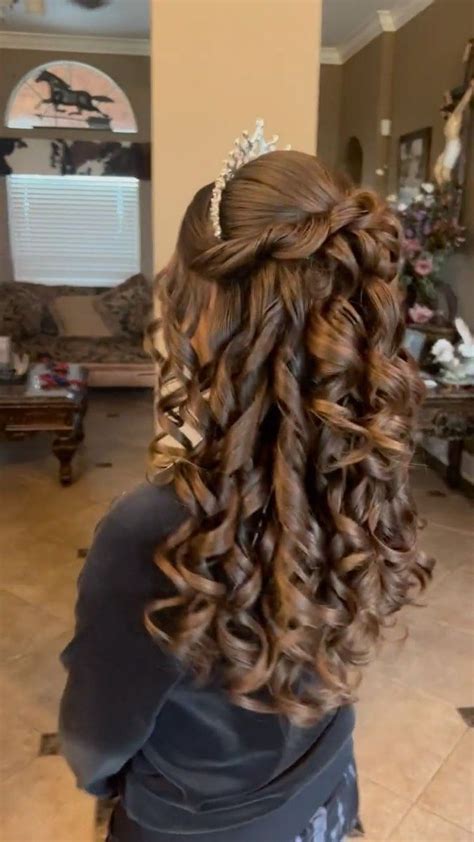 Pin By Isabella On 15 Da Isa In 2024 Quince Hairstyles Quince