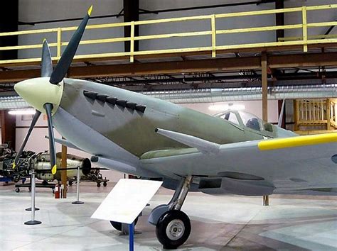 Spitfire Lf Mk Ixe Walk Around Photographies English Spitfire