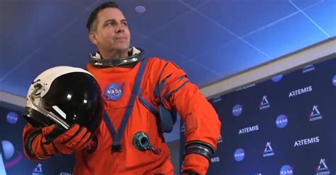 La Nasa Presenta Sus Nuevos Trajes Espaciales Para Volver A La Luna