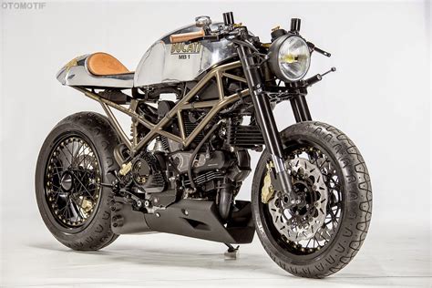 Il Ducatista Desmo Magazine Ducati Monster 1000 Cafe Racer Project