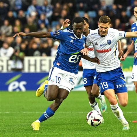 Strasbourg s enlise dans la crise après sa défaite contre Troyes L Équipe