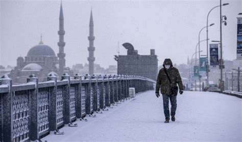 Stanbul Valisi Yerlikayadan Kuvvetli Kar Ya Uyar S Son Dakika