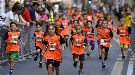 Al Via La Parma Mezza Maratona La Carica Dei Colora La Citt