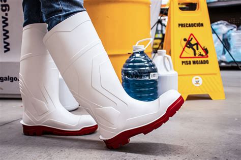 Bota De Pvc Con Suela Antiderrapante Mod B Pvc Br Lica