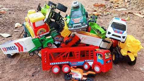 SETUMPUK MAENAN TANK BAJA ROBOT GUNDAM BUS TAYO TRUK KONTENER TRUK