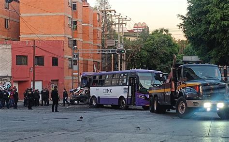 Circuito Interior Chocan camión de carga y de pasajeros Telediario México