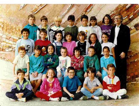 Photo De Classe CM1 De 1989 Ecole Robert Desnos Mortagne Sur Sevre