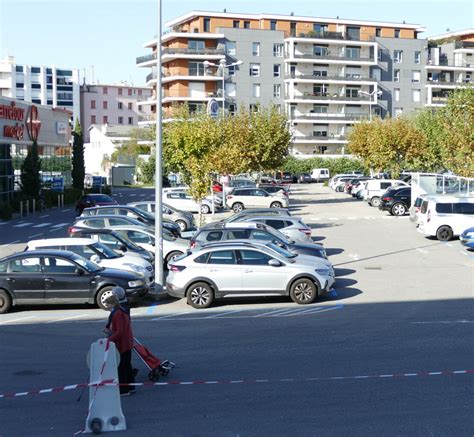 Thonon Les Bains Le Parking Du Carrefour Market Jules Ferry Passe En