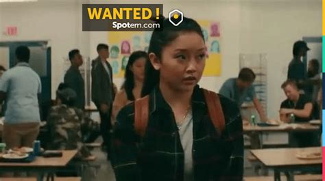 Lélastique à Cheveux De Lara Jean Lana Condor Dans À Tous Les