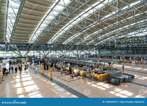 Terminale 2 Dell Aeroporto Helmut Schmidt Di Amburgo Fotografia