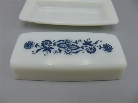 Pyrex Old Town Blue Onion Butter Dish