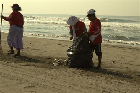 Con Campa A Playas Limpias Levantan Una Tonelada De Basura En Puerto