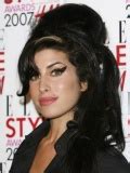 Amy Winehouse accro à la chirurgie esthétique