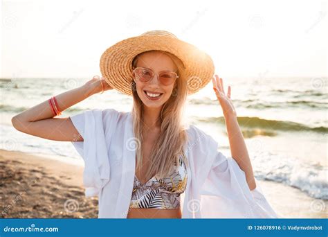 Image Of Gorgeous Blonde Woman S In Summer Straw Hat And Sunglasses