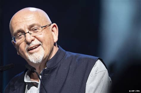 Peter Gabriel Scoort Voor Het Eerst Sinds Top Album Ditjes En