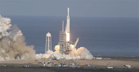 Spacex Successfully Launches Worlds Most Powerful Rocket In Space