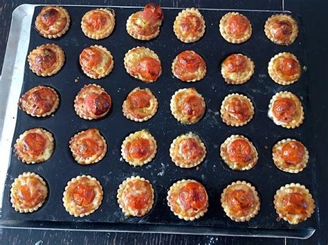 Recette de Minis tartelettes à la tomate cerise