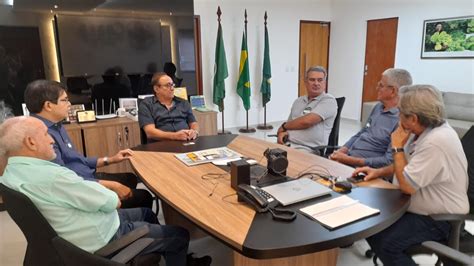 Presidente Da Ceasa Ce Recebe Representantes Do Agroneg Cio Centrais