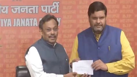 Former Congress leader Gourav Vallabh joins BJP - Public TV English