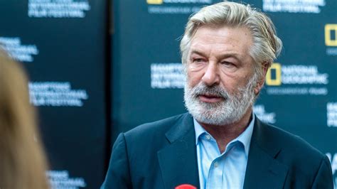 Neue Anklage Muss Alec Baldwin Jetzt Erneut Vor Gericht