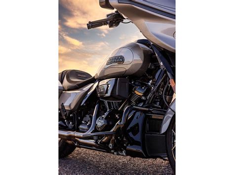 Compare Models Harley Davidson Cvo Street Glide Vs Harley