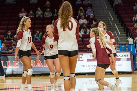 Elon Volleyball Prepares For Season Against New Opponents Elon News Network