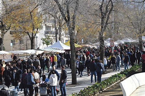 La Fira Del Gall De Vilafranca Ha Tornat A Ser Un Xit De Vendes I De