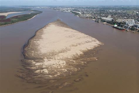 En Fotos Impactantes Imágenes De La Bajante Del Río Paraná La Nacion