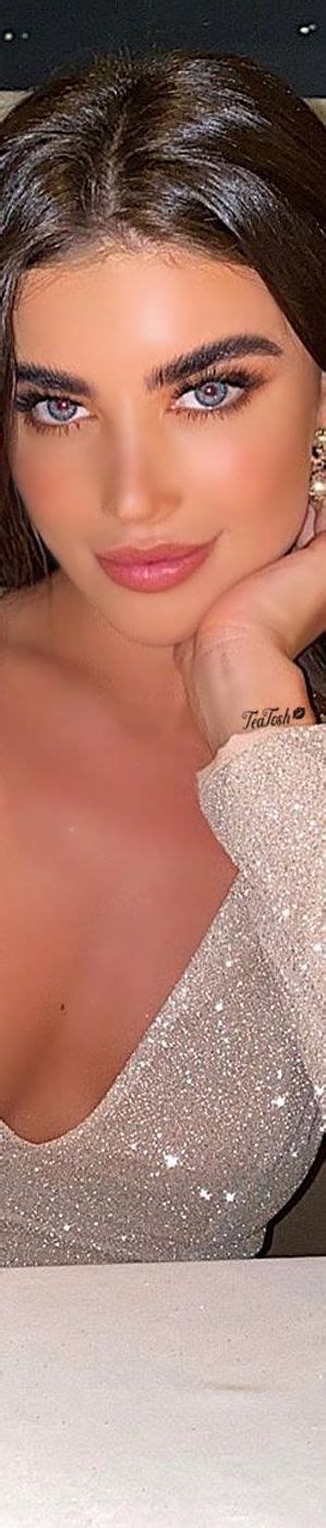 Téa Tosh TheLounge teatosh Drinks 85b Brunette beauty Beautiful face Beautiful eyes