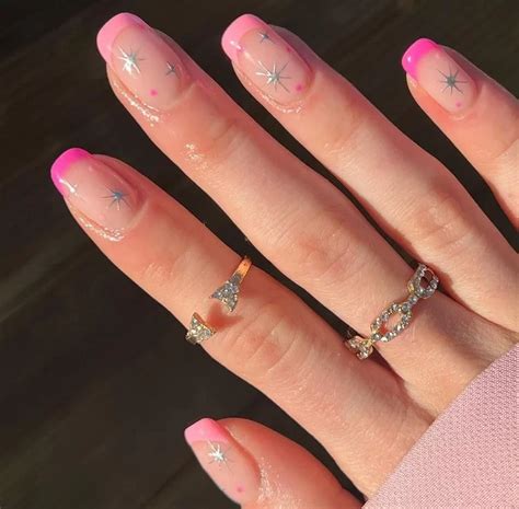 Pink French Nails Der Angesagte Nageltrend Für Sommer 2023