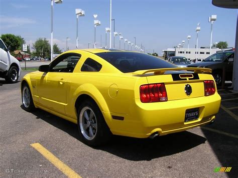 2006 Screaming Yellow Ford Mustang GT Premium Coupe 10780785 Photo 4