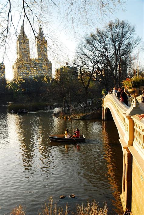 Ponte Dell Arco Central Park Primavera In Anticipo Immagine