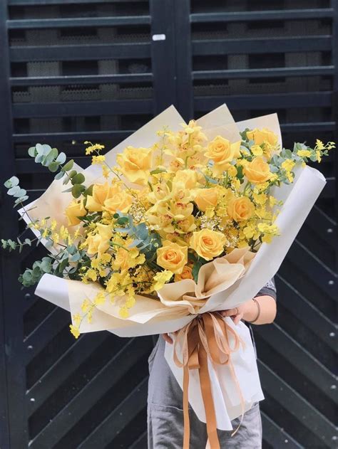 Pin By Bo Yeong Chung On Flower In 2024 Yellow Flowers Bouquet