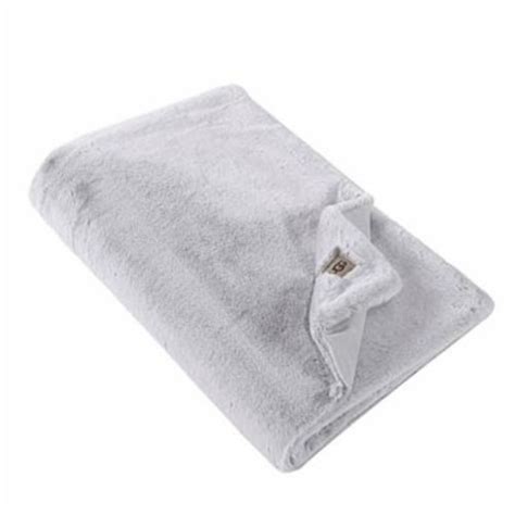 Ugg® Dawson Faux Fur Throw Blanket In Glacier Grey 1 Unit Fred Meyer