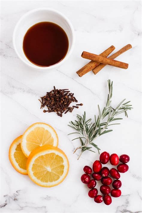 Easy Stovetop Potpourri To Make Your Home Smell Like Christmas For The