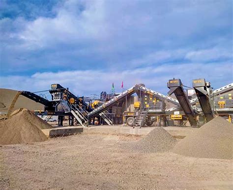 MCK 90 S Mobile Hard Stone Crushing Screening Plant Fabo