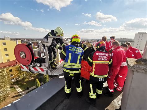 Wohnungsbrand Mit Menschenrettung In Wiener Neudorf Monatsrevue