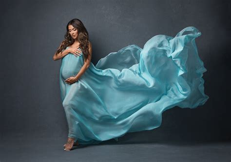 Top Benefits Of A Studio Maternity Photoshoot Full Guide