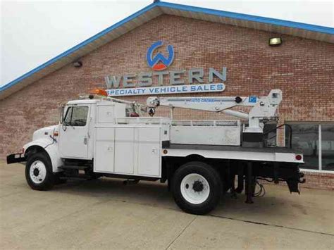 International Crane Truck 1999 Utility Service Trucks