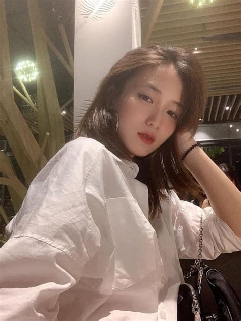 Vợ hot girl của JustaTee khoe eo thon dân mạng bình luận Đâu có giống mẹ bỉm sữa con