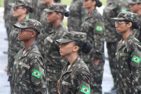 Exército Feminino Quanto Ganha - Quanto ganha um oficial do exército? Reajuste aumenta saldo para quase ...