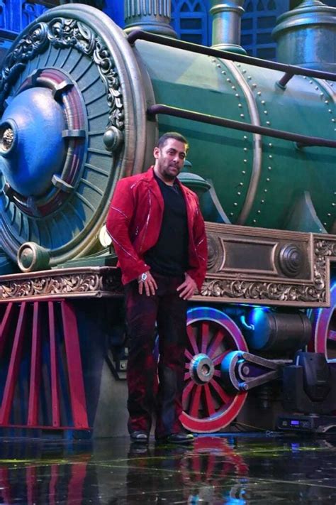 Salman Khan On The Set Of Bigg Boss Season 17