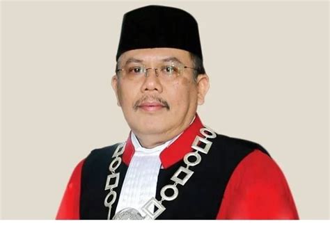 Prof Aswanto Yang Dua Kali Tangani Sengketa Pilpres Prabowo Disebut