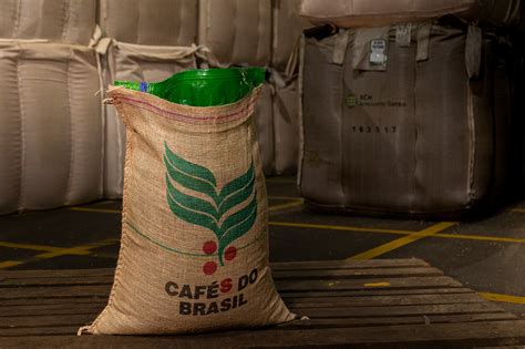 Sacaria Do Lucas - Sacaria de Café | GrainPro on Behance