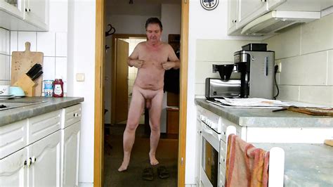 Andreas Stript Und Trinkt Seinen Eigenen Natursekt Gay XHamster