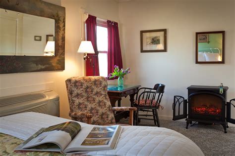 Inn & Spa At Cedar Falls - Hocking Hills Bed and Breakfasts